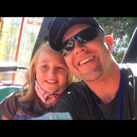 Profile Picture of Jason Hueser (@jasonrhueser) on Poshmark