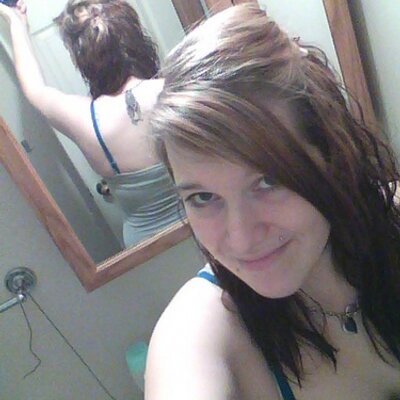 Profile Picture of Amber Wires (@redneck2171) on Twitter