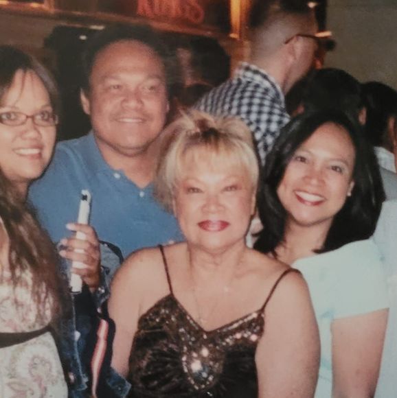 Profile Picture of Junna Devitt (@hawaii96792) on Poshmark