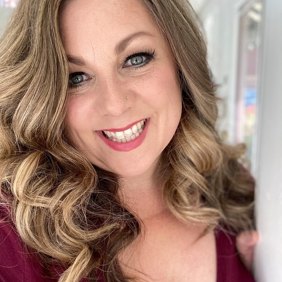 Profile Picture of Christy Stich (@ponkimages41) on Poshmark