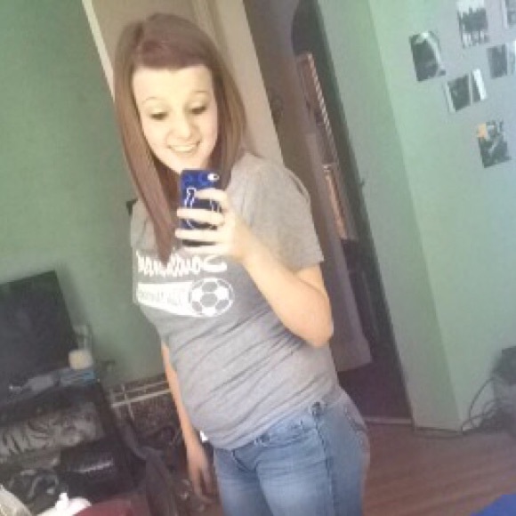 Profile Picture of Amanda dawn Oconner (@amandadawn212) on Poshmark