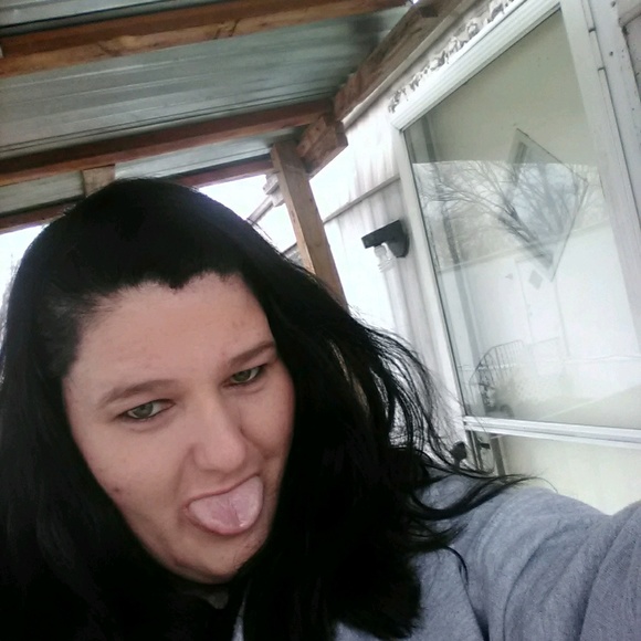 Profile Picture of Heather Stevenson (@hotoneheather) on Poshmark