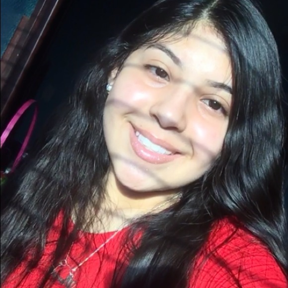 Profile Picture of Mariela Serrano (@marielaserran0) on Poshmark