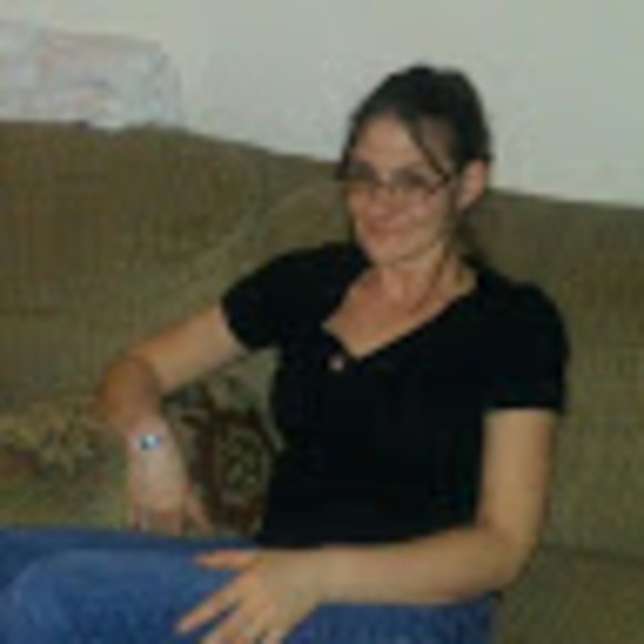 Profile Picture of Samantha Schroer (@samanthaschroer) on Poshmark
