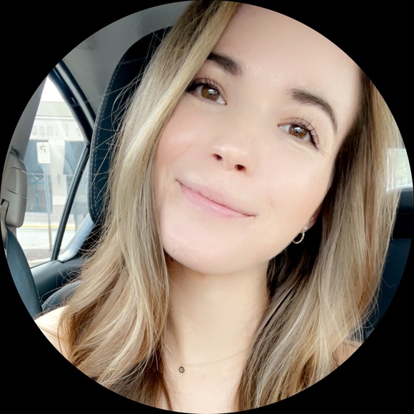 Profile Picture of Audrey Debruler (@audrey_debruler) on Poshmark