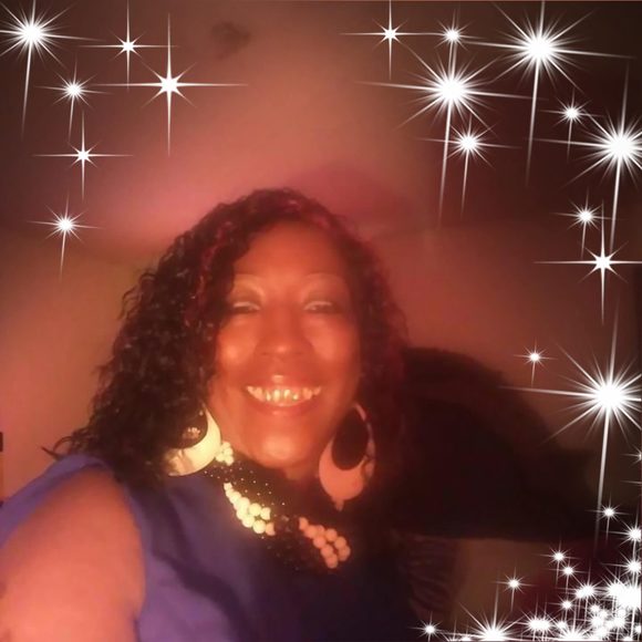 Profile Picture of Merry Arnoldscott (@marnoldscott) on Poshmark