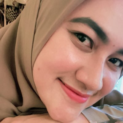 Profile Picture of Maya Latuconsina (@dundamaya) on Twitter