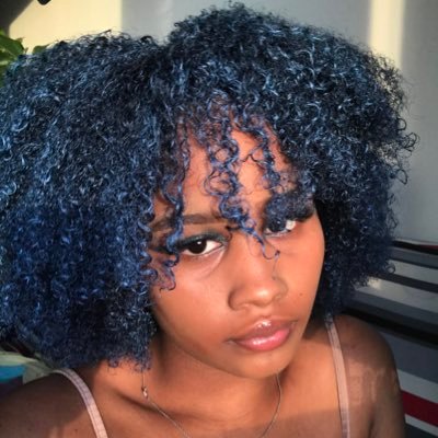 Profile Picture of Karen 🦋🇲🇶 (@KarenLandes4) on Twitter