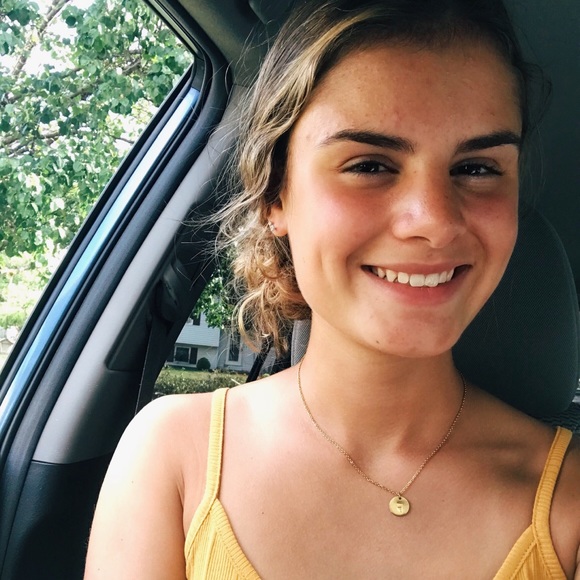 Profile Picture of Francesca Rescigno (@fmr1202) on Poshmark