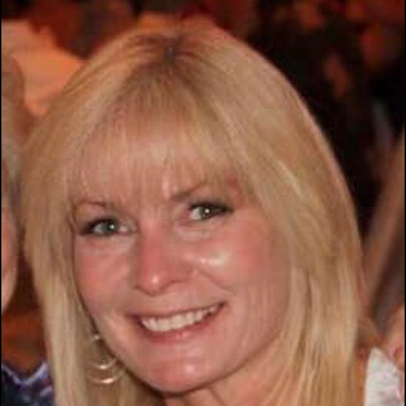 Profile Picture of Cheryl Edmondson (@cedmondson626) on Poshmark