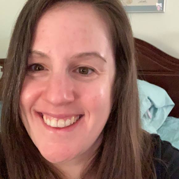 Profile Picture of Danielle Hoban (@dandy7184) on Poshmark