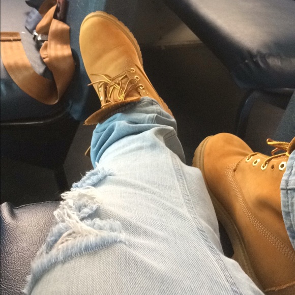 Profile Picture of Julio Rosa (@faded_reasons) on Poshmark