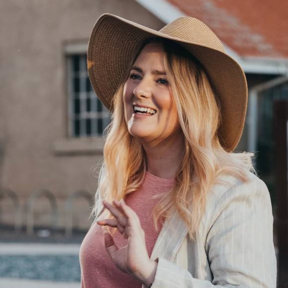 Simone Green - Poshmark Profile Picture of Simone Green (@simonegreen158) on Poshmark