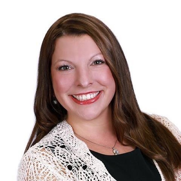 Profile Picture of Heather Pickens (@heather_pickens) on Poshmark