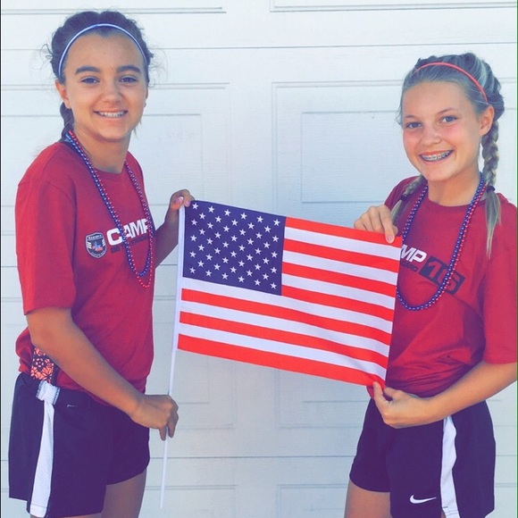 Profile Picture of Dani Wozniak (@_daniwozniak_) on Poshmark