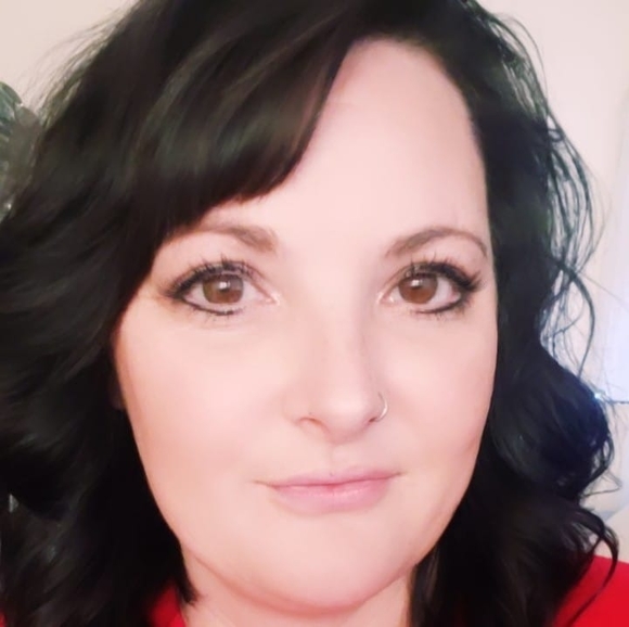 Profile Picture of Stacie Rohr (@sweet_roxy_3) on Poshmark