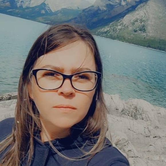 Profile Picture of Cassandra Gillette-sloane (@cassandra84_2) on Poshmark