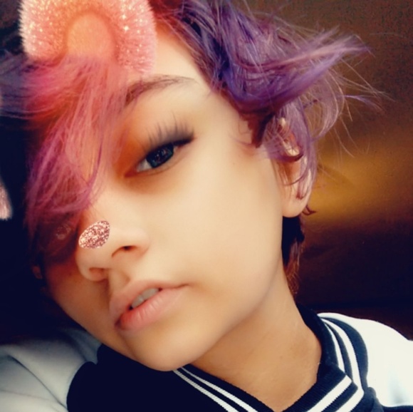 Profile Picture of Ananda Lee (@lee193) on Poshmark