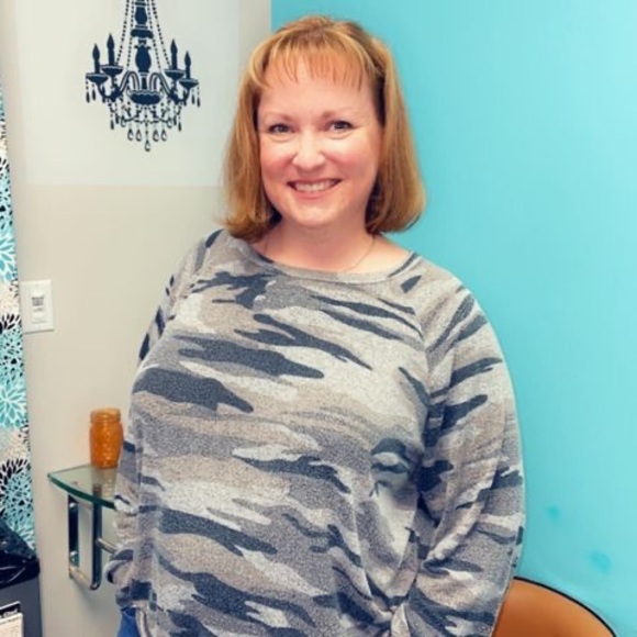 Profile Picture of Karyn Baioni (@krlrngi) on Poshmark