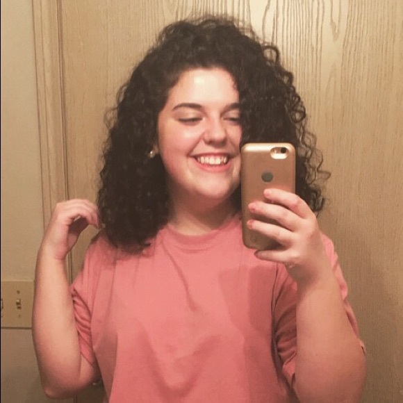 Profile Picture of Brandyce B (@brandyboolovesu) on Poshmark