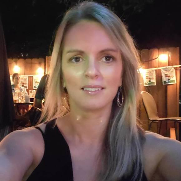 Profile Picture of Marie Bradley (@maza83) on Poshmark