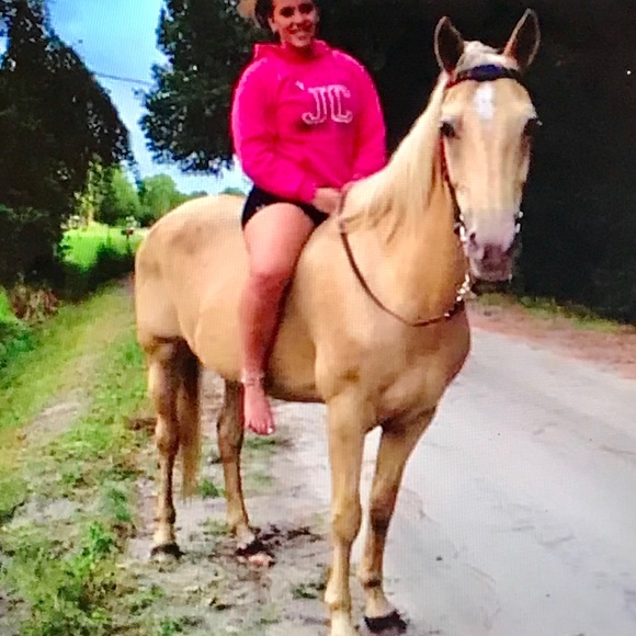 Profile Picture of Heather Lierd (@hlierd) on Poshmark