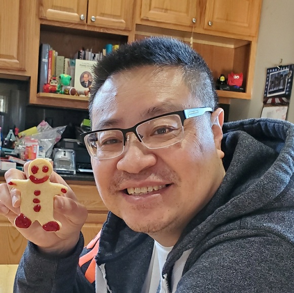 Profile Picture of Johnny Kong (@jbmskong) on Poshmark