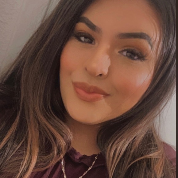 Profile Picture of Cindy Rodriguez (@ciindyr93) on Poshmark