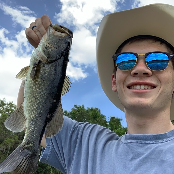 Profile Picture of Aaron Prohaska (@aaronprohaska) on Poshmark