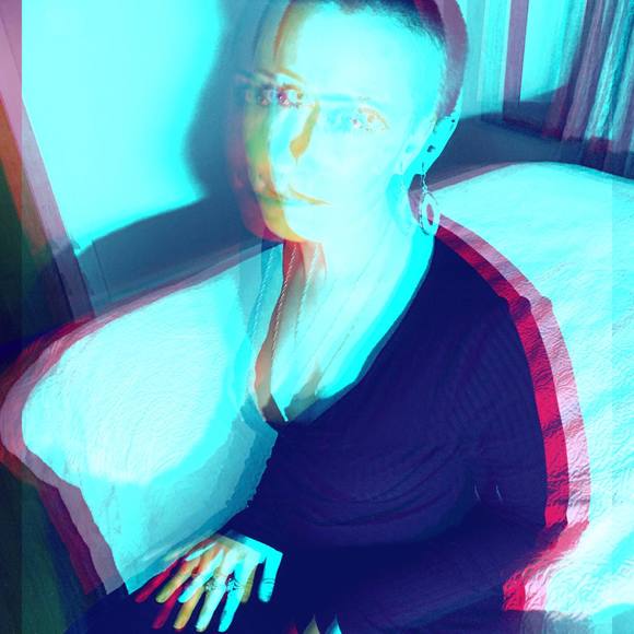 Profile Picture of Renee Phillips (@reneemeow) on Poshmark