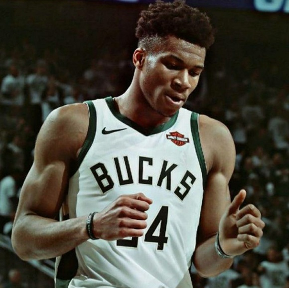 Tunney Grigg - Poshmark Profile Picture of Tunney Grigg (@tunneygrigg) on Poshmark