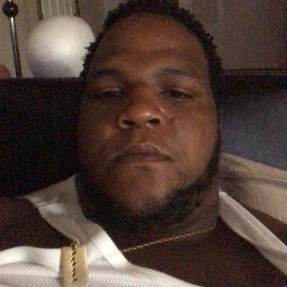 Profile Picture of Raynard Harness (@raynardh) on Poshmark