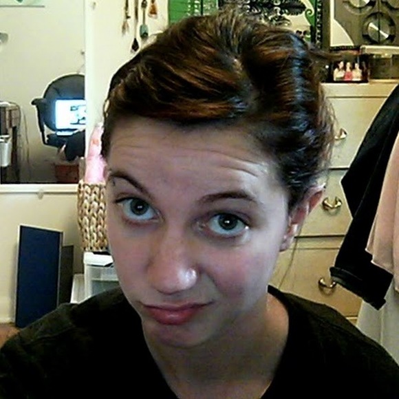 Profile Picture of Alexandra Muscatelli (@muscate1) on Poshmark