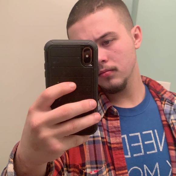 Profile Picture of Chris Griffor (@beamsjz) on Poshmark