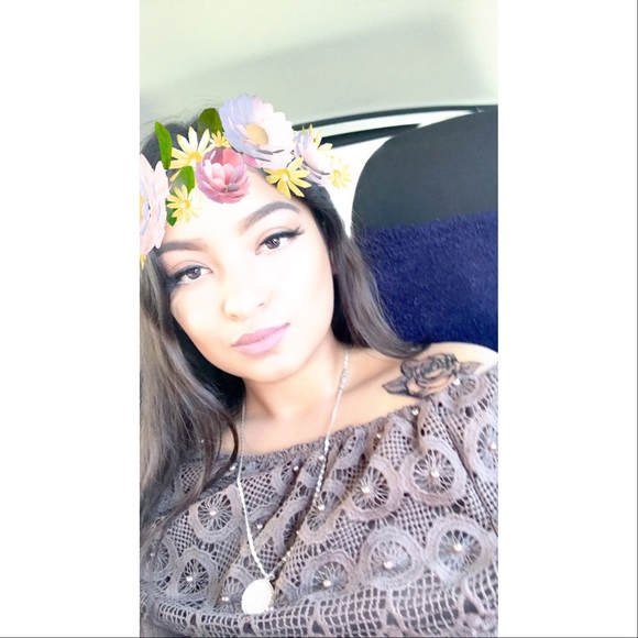 Profile Picture of Yesenia Vaca (@yesenia5621) on Poshmark