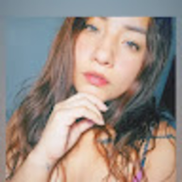 Profile Picture of Fabiola Prieto (@fabiolatp20) on Poshmark