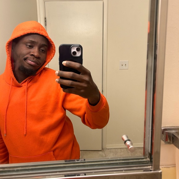 Profile Picture of Bassitou Akande (@bassitakande1) on Poshmark