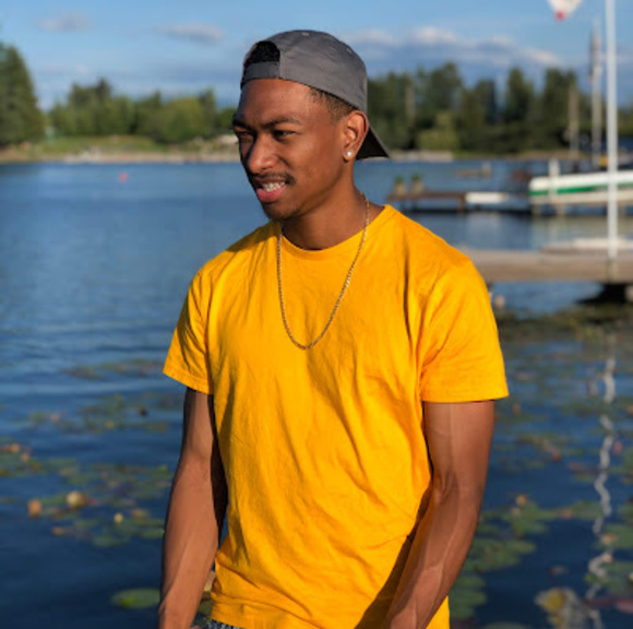 Profile Picture of Curtis Rollins (@cdrollins14) on Poshmark