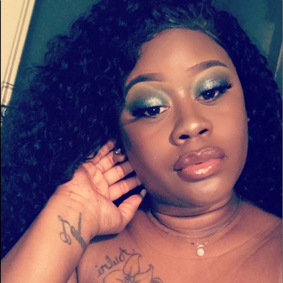 Profile Picture of Bridaya Powell (@bridoesmymakeup) on Poshmark