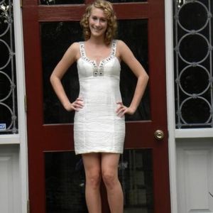 Profile Picture of Julia Howe (@cannibaleyeball) on Myspace