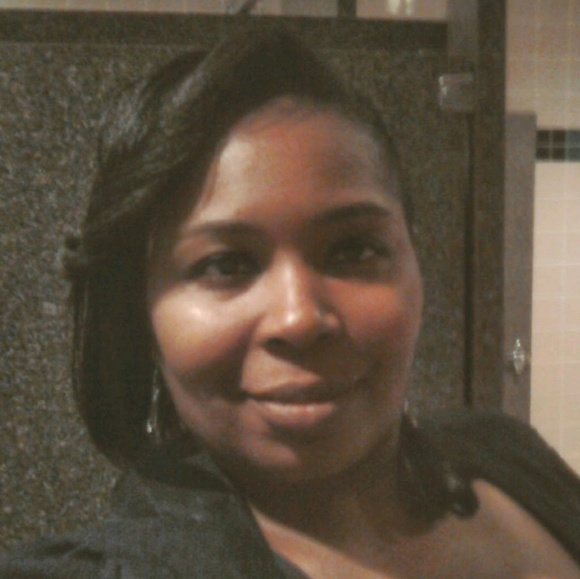 Profile Picture of Sandra Chase (@queenchase) on Poshmark