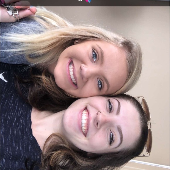 Profile Picture of Mel Sutherland (@muffy23503) on Poshmark