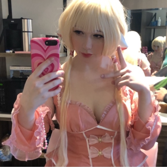 Profile Picture of Clara Moore (@softiiebby) on Poshmark