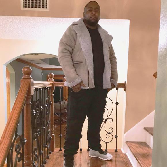Profile Picture of Calvin Wayne-malone (@selfmademalone) on Poshmark
