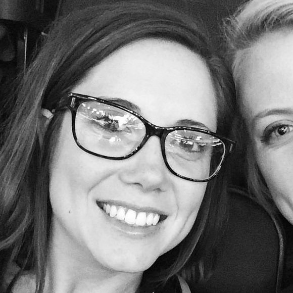 Profile Picture of Shannon Maretti (@shannonbsutton) on Poshmark