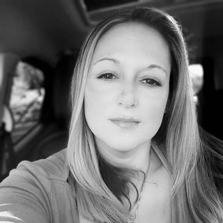 Profile Picture of Dawn Caruso (@deweyc81) on Instagram