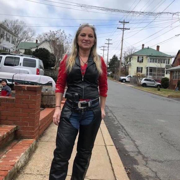 Kim Nave - Poshmark Profile Picture of Kim Nave (@newbeginings711) on Poshmark