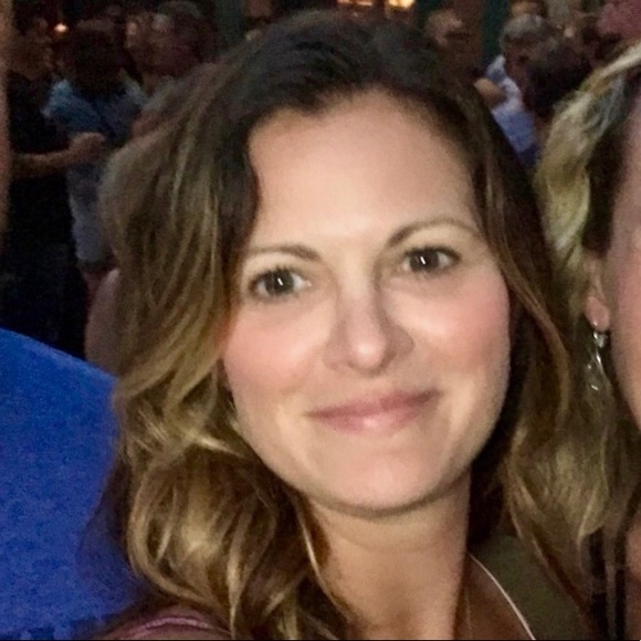 Profile Picture of Torrie Jones (@torriebryant1) on Poshmark