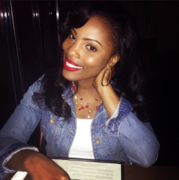 Profile Picture of Natacha Chicoye (@natachachicoye) on Poshmark