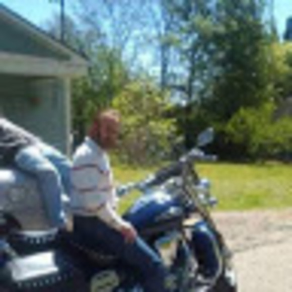 Profile Picture of Dennis Phillips (@dennisphilli525) on Poshmark